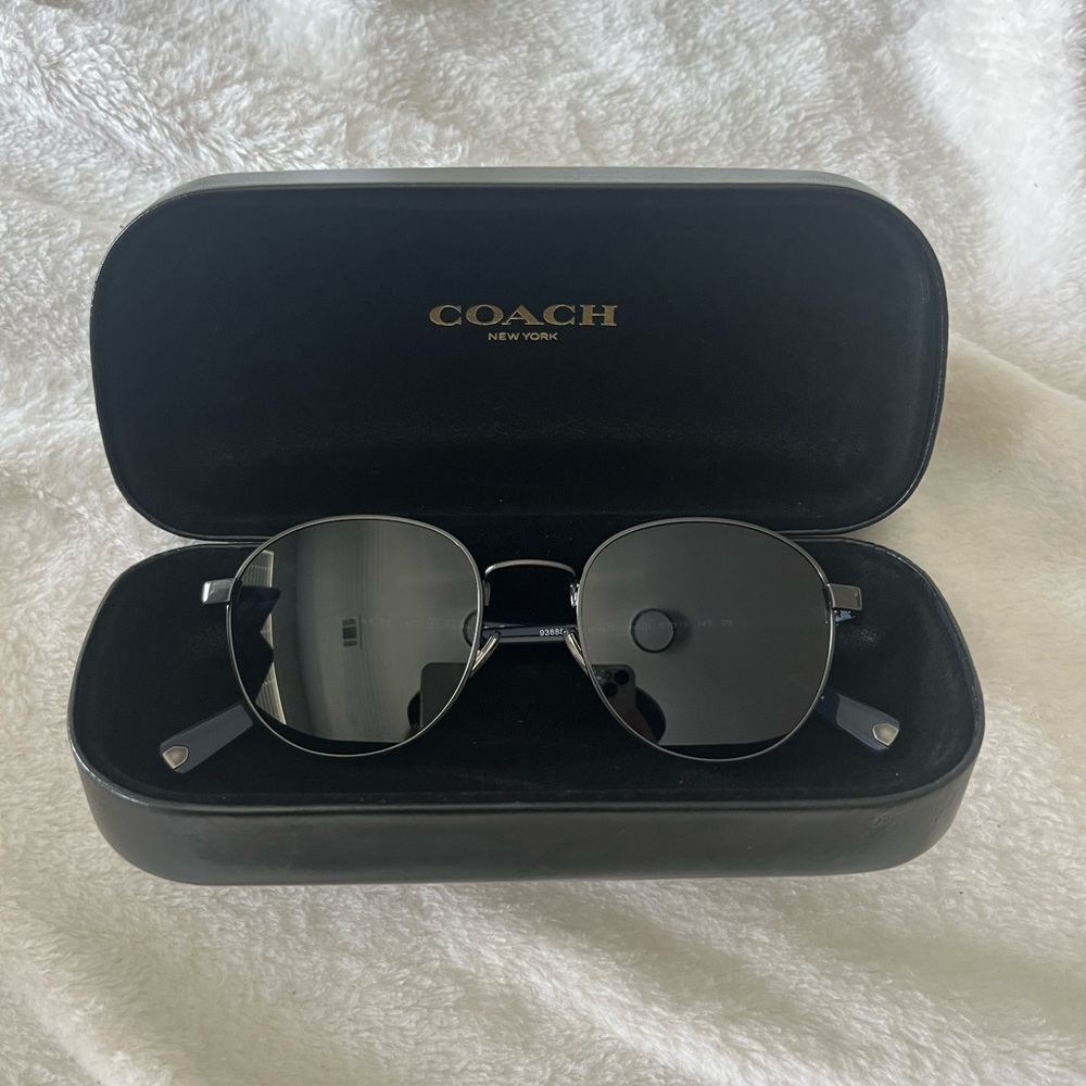 coach sunglasses never worn